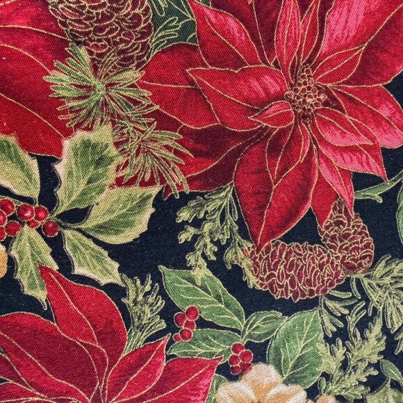 🎄 Woodland Splendor Christmas Fabric – Red Poinsettias, Pinecones & Gold Accent - Picture 2 of 4